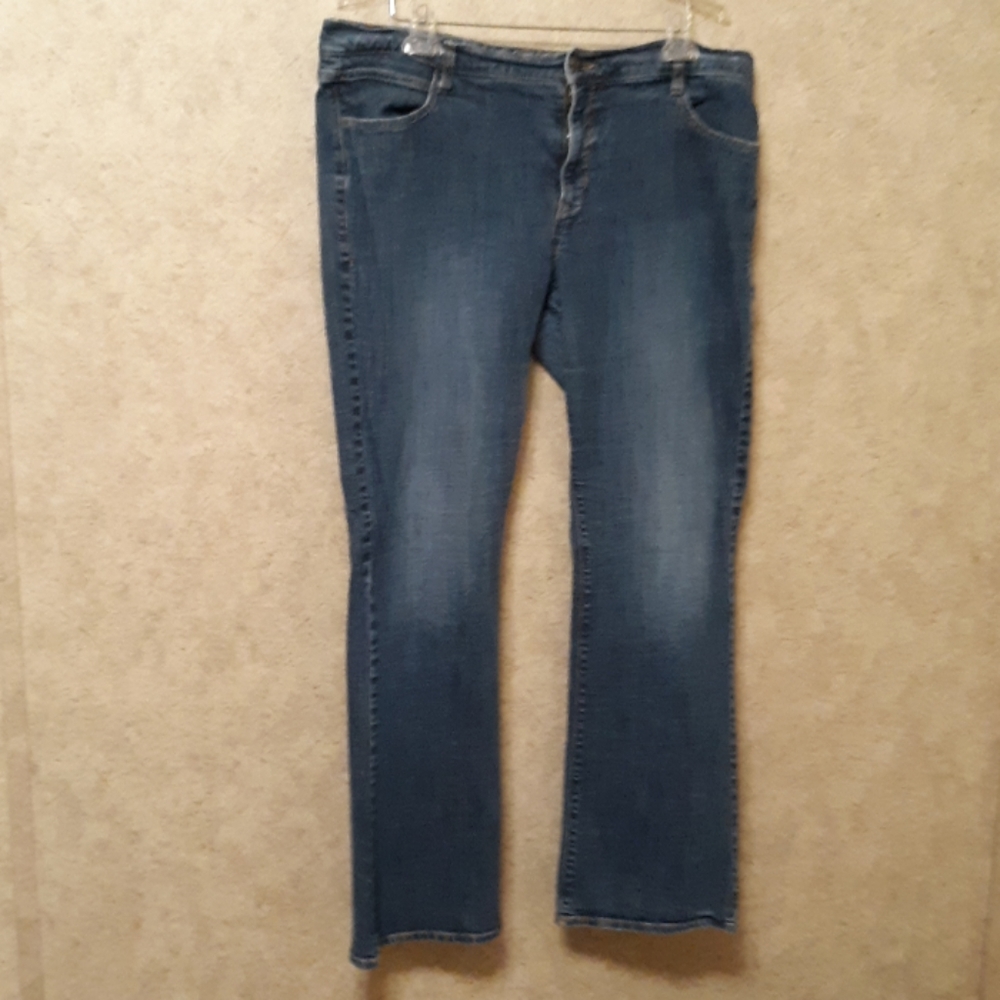 Old Navy Woman's jeans the dreamer size 16